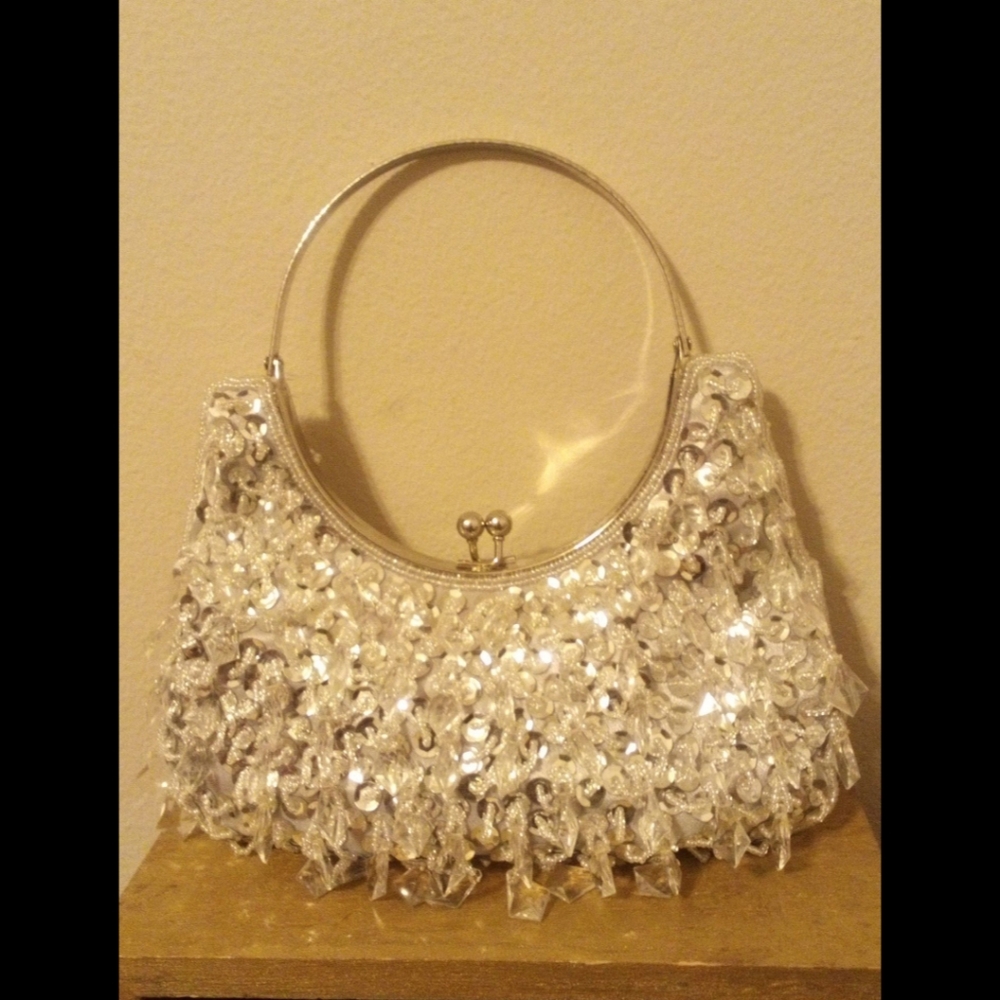 🆕 LISTING!! SILVER SEQUIN BEADED EMBELLISHED EVENING BAG - Picture 2 of 2